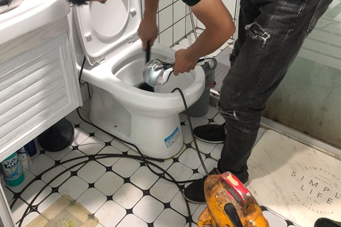 龙楼镇疏通下水道