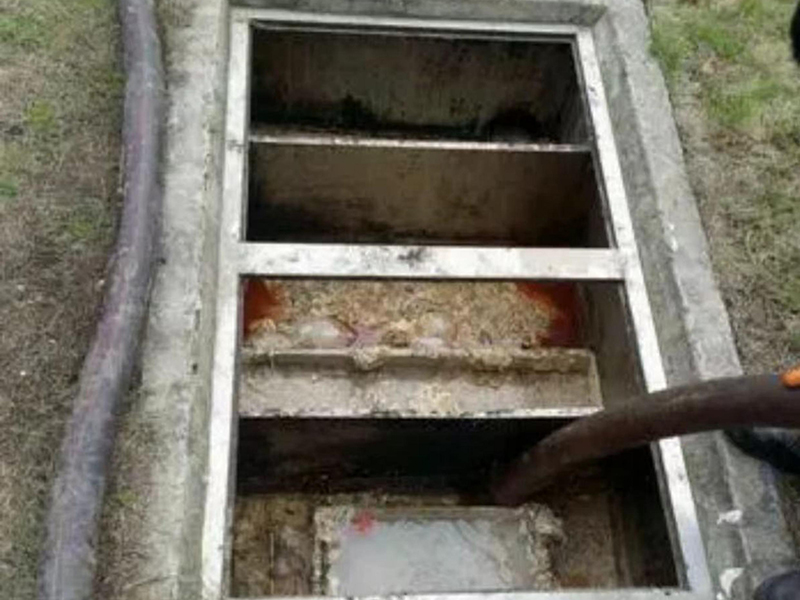 龙楼镇隔油池清理