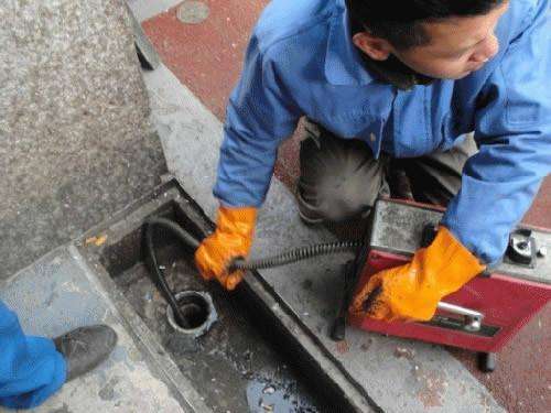 龙楼镇疏通下水道