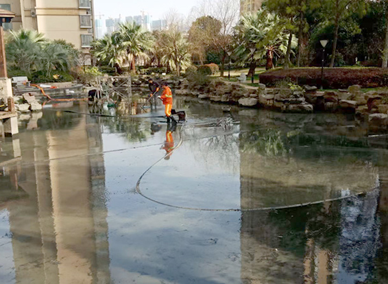 龙楼镇景观池淤泥清理